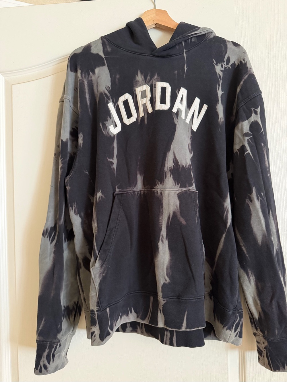 Mens Jordan Black and Gray Tie-Dye Crewneck Hoodie Size L